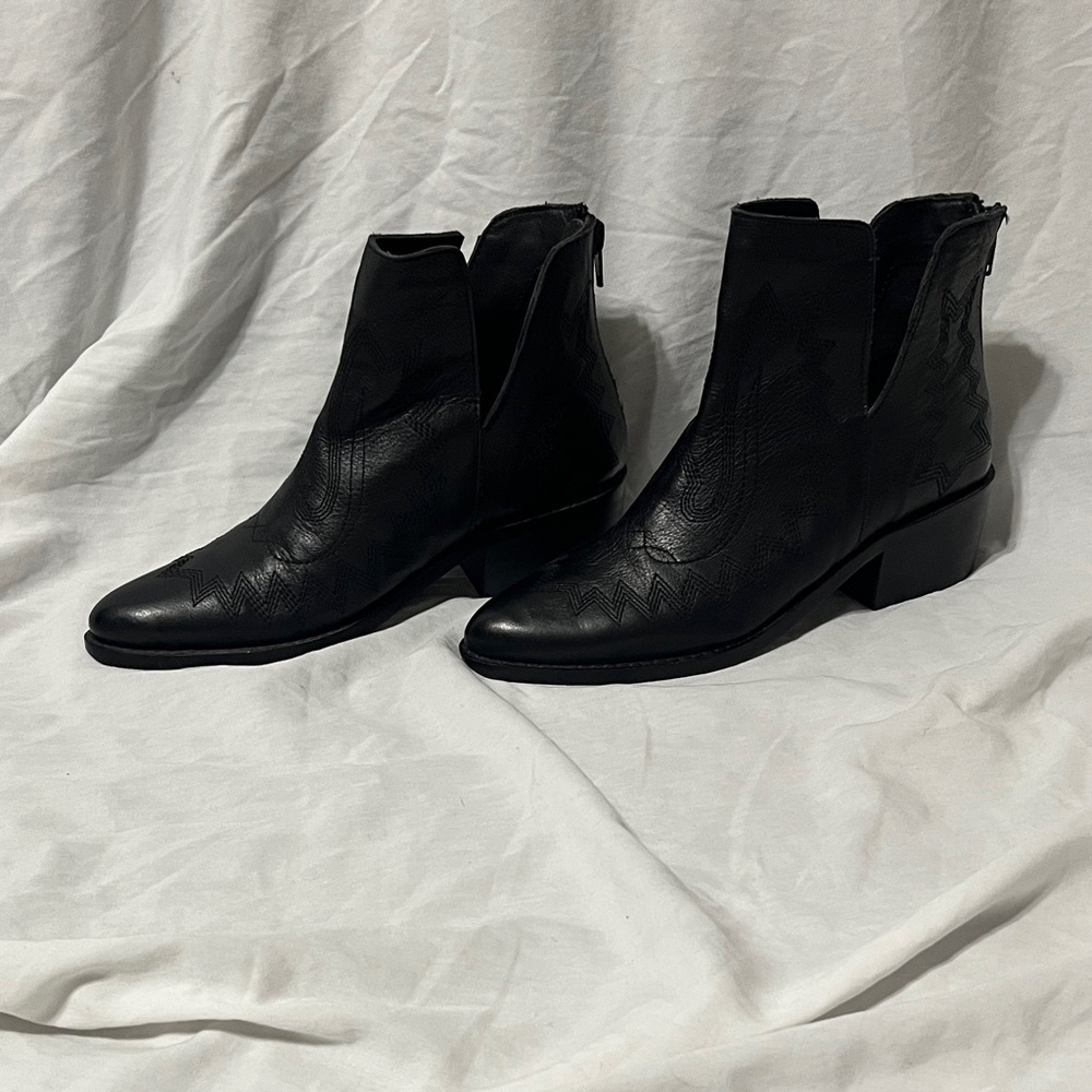 Myra Bag Black Textured Ankle Boots